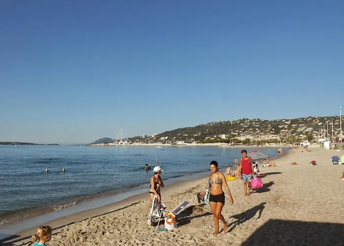 2p 42m² Terrasse / Piscine / Clim / ! *