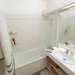 2p 42m² Terrasse / Piscine / Clim / ! Apartman