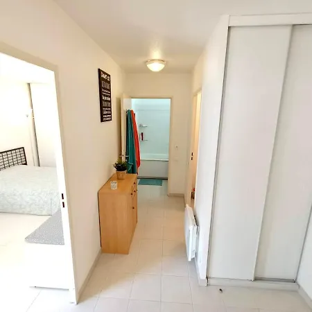 شقة 2p 42m² Terrasse / Piscine / Clim / ! *
