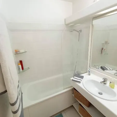 2p 42m² Terrasse / Piscine / Clim / ! شقة