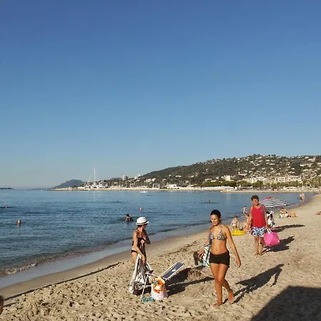 2p 42m² Terrasse / Piscine / Clim / ! *