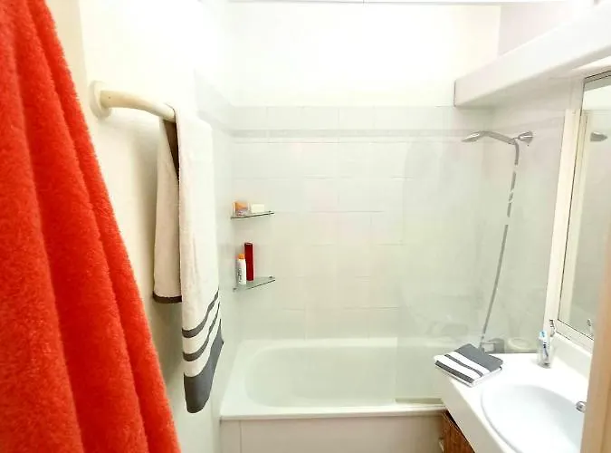 2p 42m² Terrasse / Piscine / Clim / ! Lejlighed